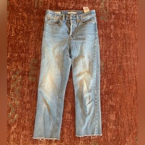 Levi’s wedgie cropped jeans